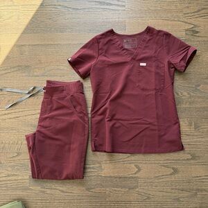 Figs Maroon Scrub Set